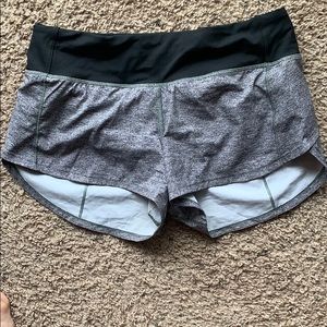Lululemon size 4
